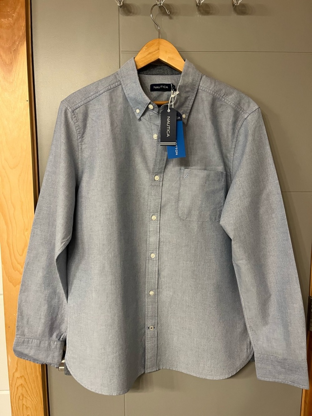 NWT Men’s Nautica Button Down Large